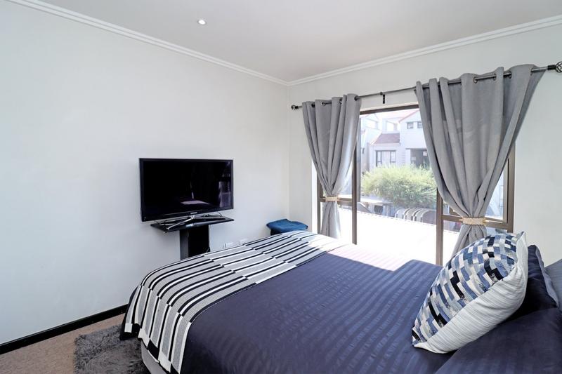 2 Bedroom Property for Sale in Lonehill Gauteng