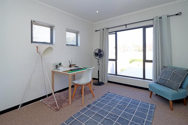 2 Bedroom Property for Sale in Lonehill Gauteng