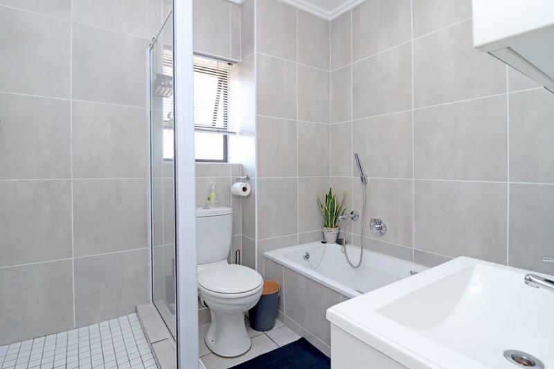 2 Bedroom Property for Sale in Lonehill Gauteng