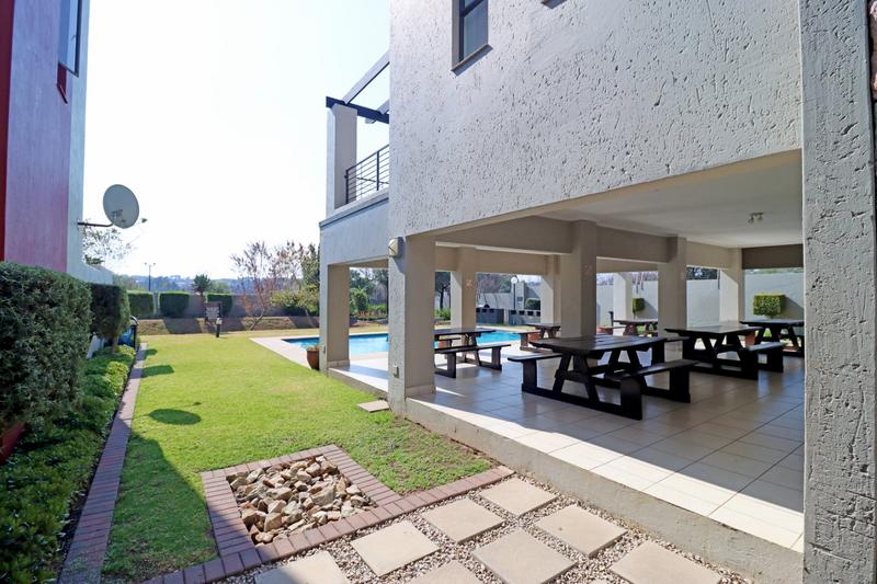 2 Bedroom Property for Sale in Lonehill Gauteng