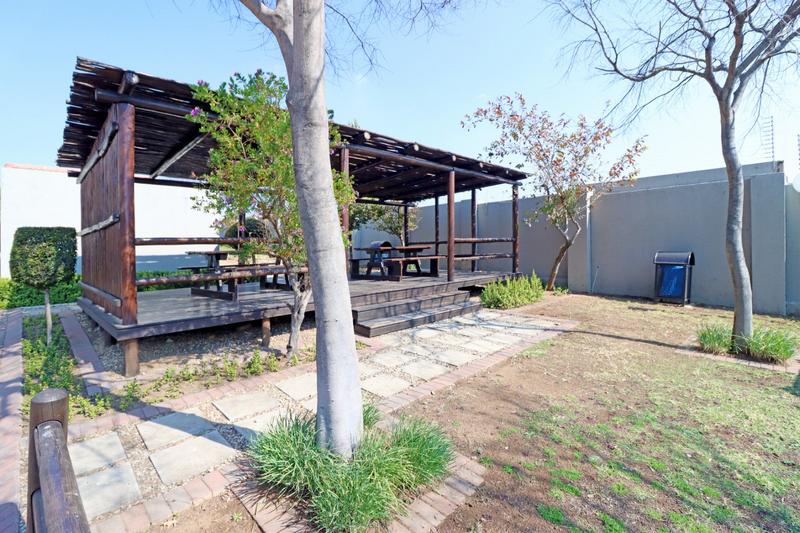 2 Bedroom Property for Sale in Lonehill Gauteng