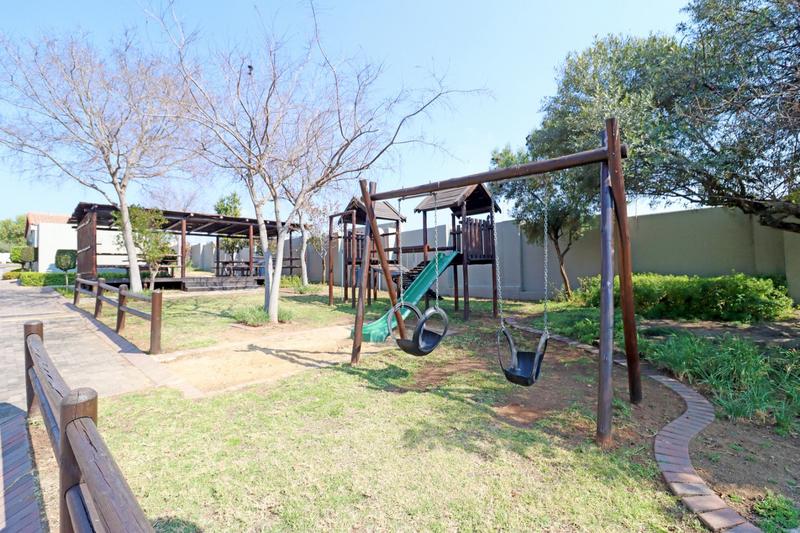 2 Bedroom Property for Sale in Lonehill Gauteng