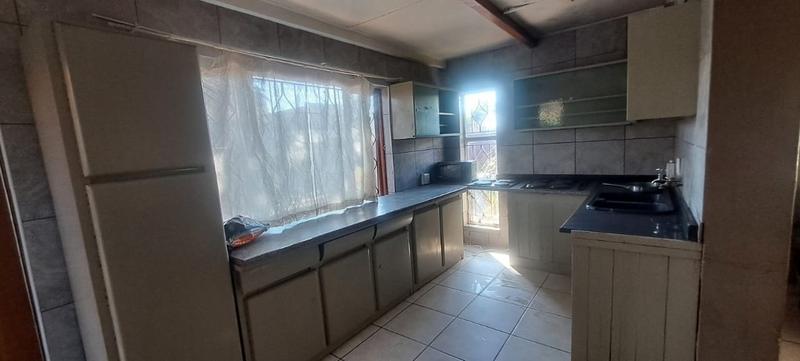 5 Bedroom Property for Sale in Sophiatown Gauteng