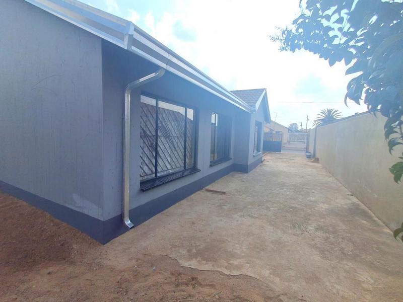 3 Bedroom Property for Sale in Protea Glen Gauteng