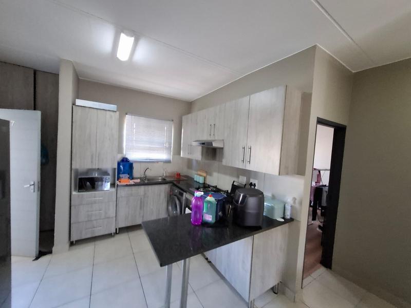 2 Bedroom Property for Sale in Glen Austin Gauteng