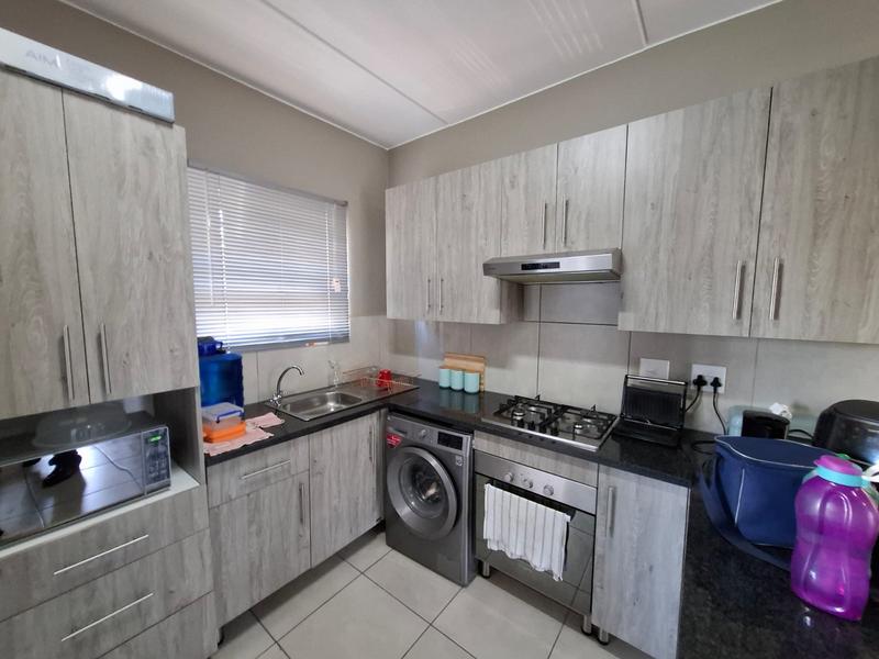 2 Bedroom Property for Sale in Glen Austin Gauteng