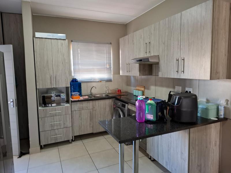 2 Bedroom Property for Sale in Glen Austin Gauteng