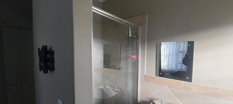 2 Bedroom Property for Sale in Glen Austin Gauteng