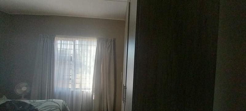 2 Bedroom Property for Sale in Glen Austin Gauteng