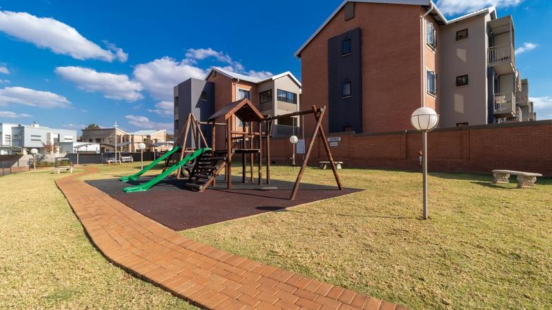 2 Bedroom Property for Sale in Roodepark Eco Estate Gauteng