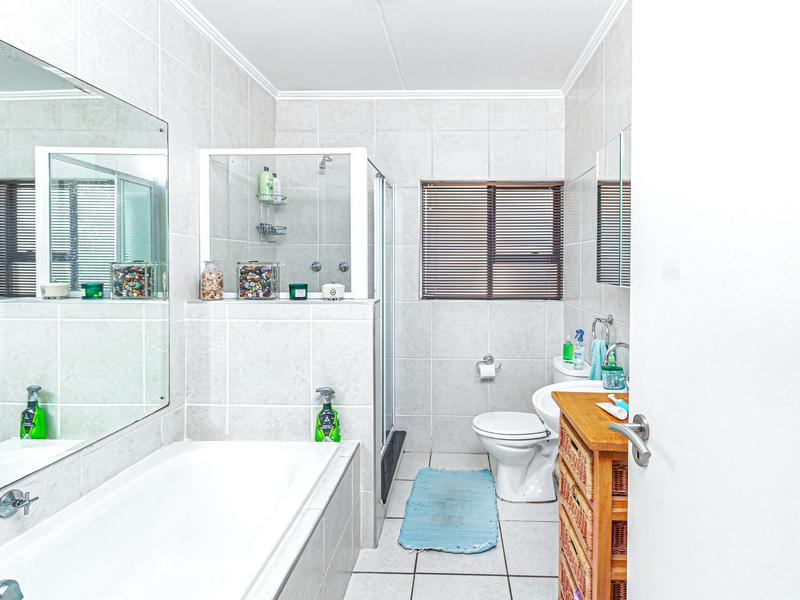 3 Bedroom Property for Sale in Sunninghill Gauteng