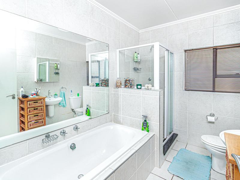 3 Bedroom Property for Sale in Sunninghill Gauteng