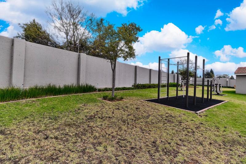 To Let 1 Bedroom Property for Rent in Lonehill Gauteng