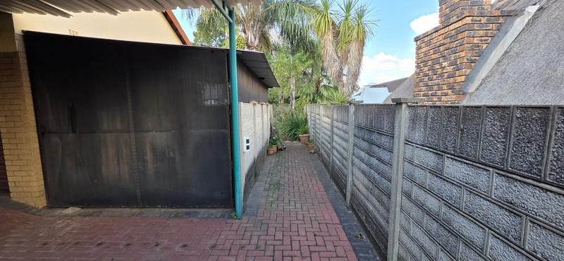 3 Bedroom Property for Sale in Vanderbijlpark SE 6 Gauteng