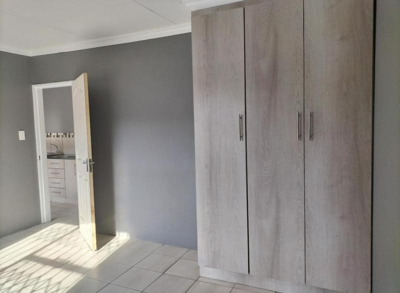 To Let 1 Bedroom Property for Rent in Birchleigh North Gauteng