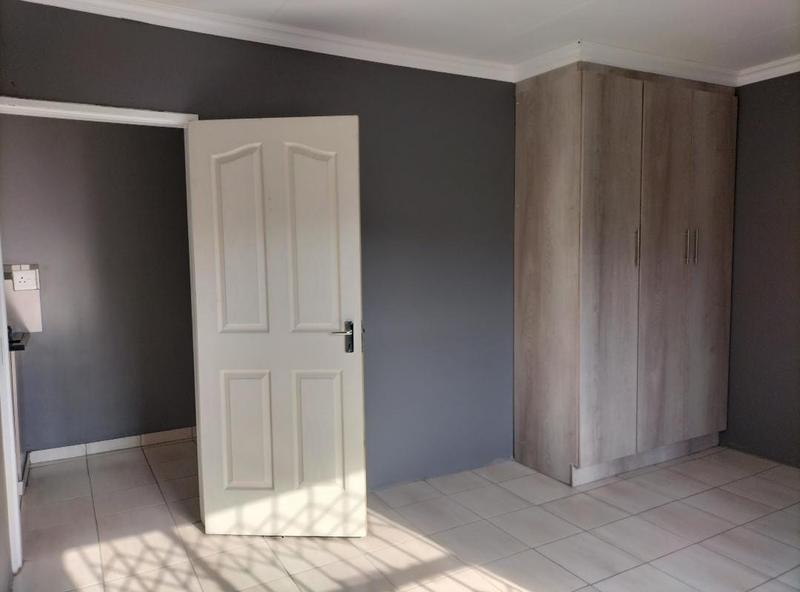 To Let 1 Bedroom Property for Rent in Birchleigh North Gauteng