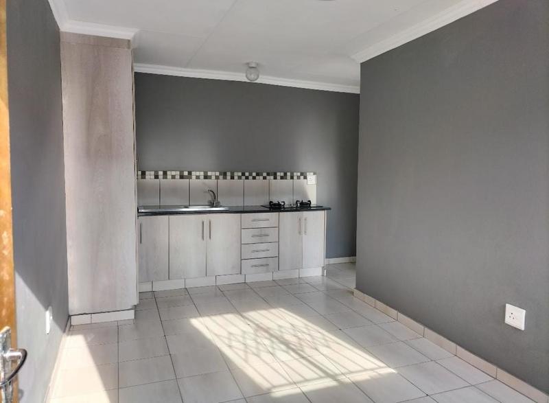 To Let 1 Bedroom Property for Rent in Birchleigh North Gauteng