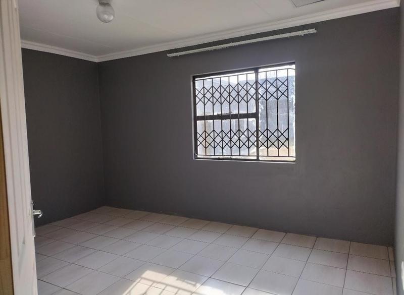 To Let 1 Bedroom Property for Rent in Birchleigh North Gauteng