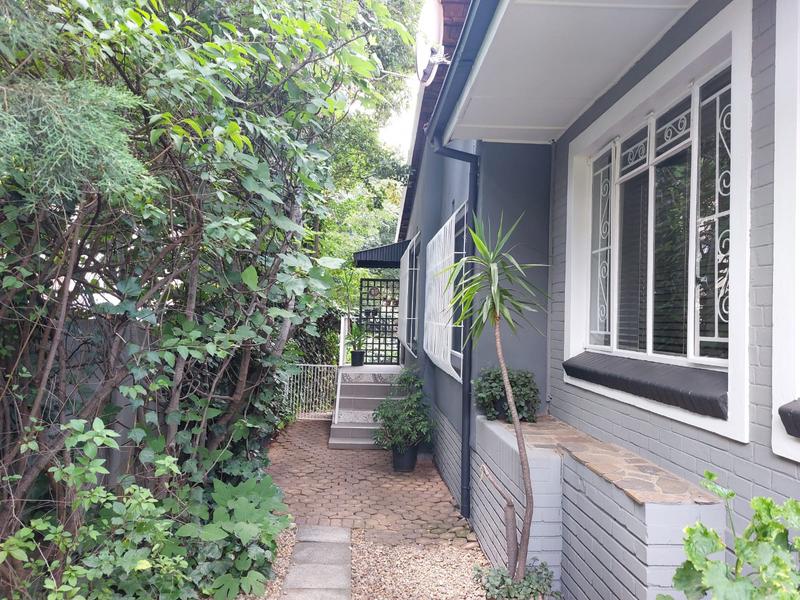 1 Bedroom Property for Sale in Linden Gauteng