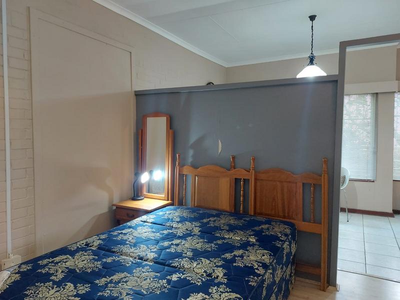1 Bedroom Property for Sale in Linden Gauteng