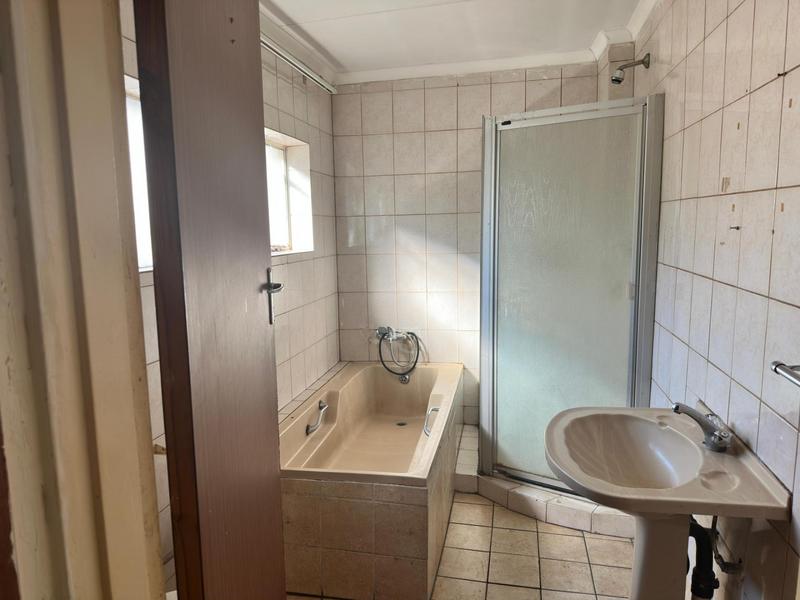 To Let 1 Bedroom Property for Rent in Laudium Gauteng