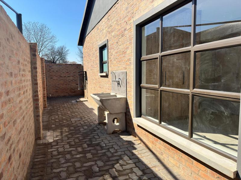 To Let 3 Bedroom Property for Rent in Raslouw Gauteng