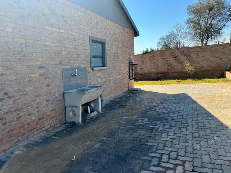 To Let 3 Bedroom Property for Rent in Raslouw Gauteng