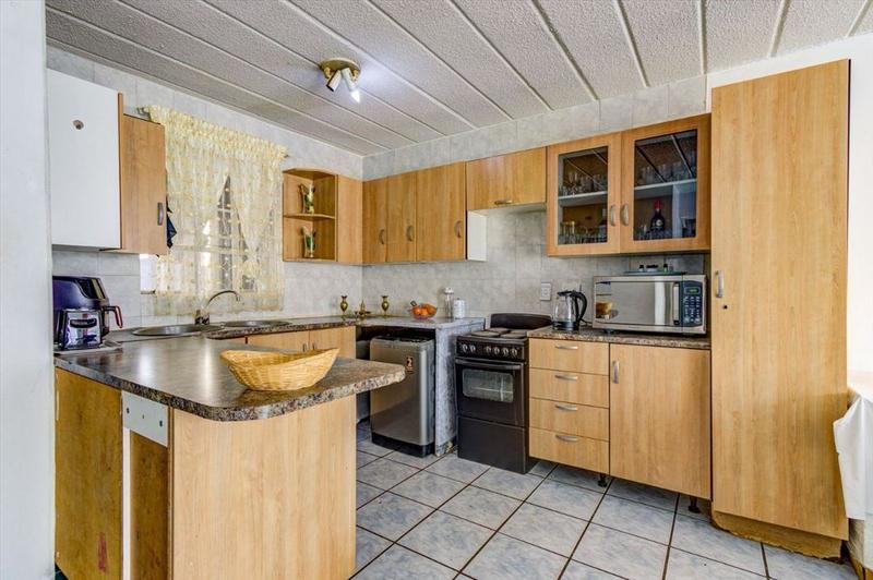 2 Bedroom Property for Sale in Ravenswood Gauteng