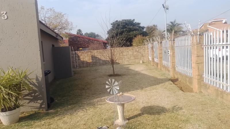 4 Bedroom Property for Sale in Eike Park Gauteng