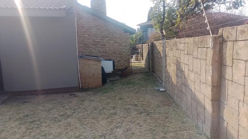 4 Bedroom Property for Sale in Eike Park Gauteng