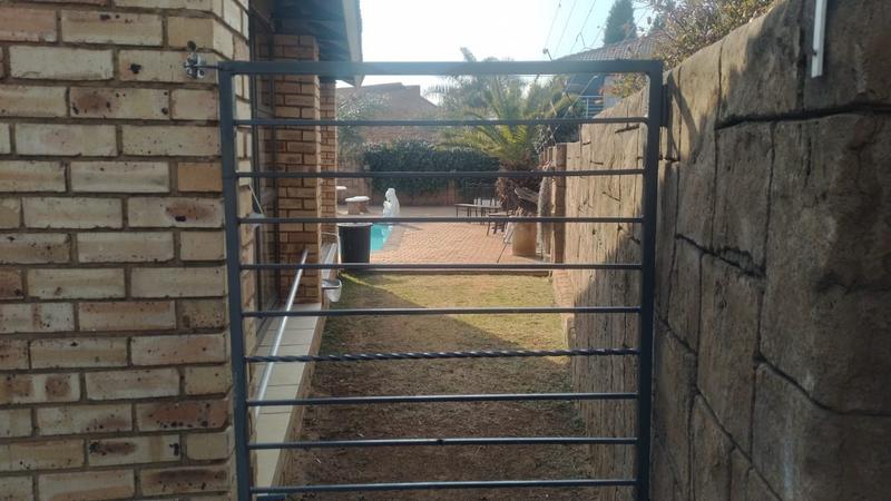 4 Bedroom Property for Sale in Eike Park Gauteng