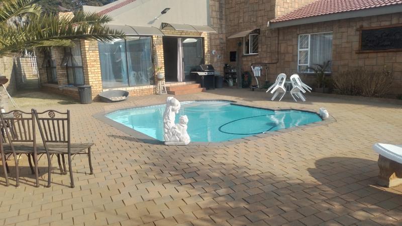 4 Bedroom Property for Sale in Eike Park Gauteng