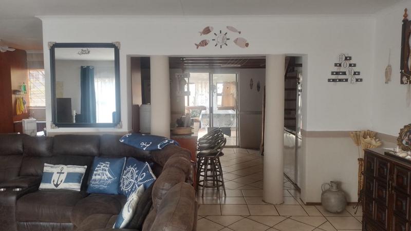 4 Bedroom Property for Sale in Eike Park Gauteng