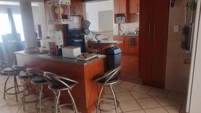 4 Bedroom Property for Sale in Eike Park Gauteng