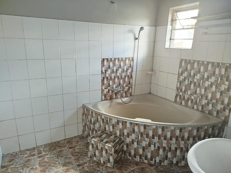 To Let 2 Bedroom Property for Rent in Cyrildene Gauteng