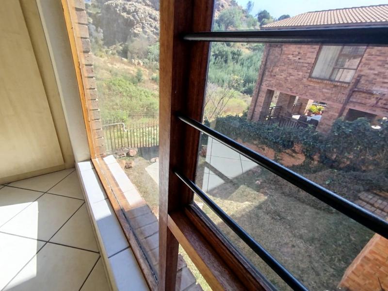 To Let 3 Bedroom Property for Rent in Helderkruin Gauteng