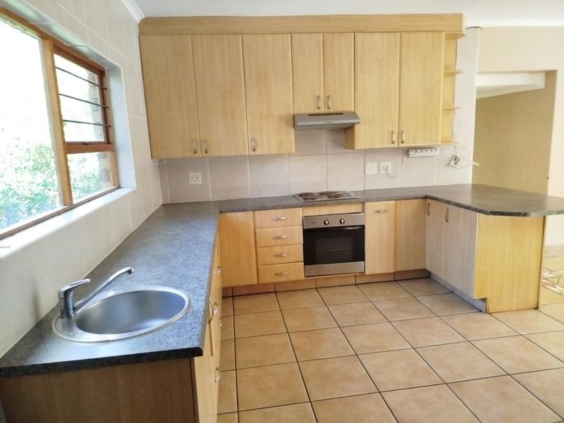 To Let 3 Bedroom Property for Rent in Helderkruin Gauteng