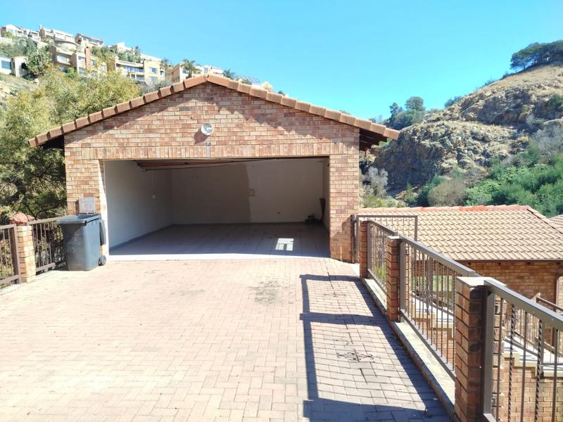 To Let 3 Bedroom Property for Rent in Helderkruin Gauteng