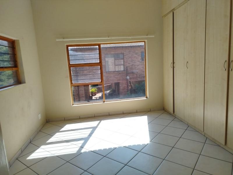 To Let 3 Bedroom Property for Rent in Helderkruin Gauteng