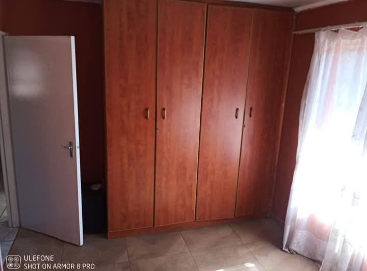 5 Bedroom Property for Sale in Dawn Park Gauteng