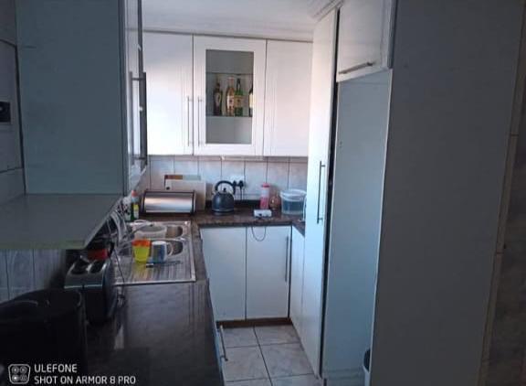5 Bedroom Property for Sale in Dawn Park Gauteng
