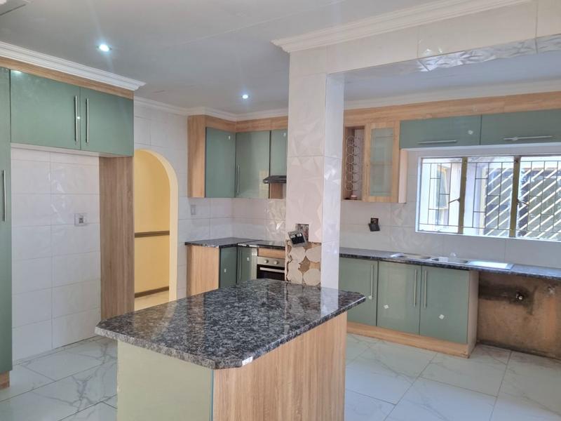 6 Bedroom Property for Sale in Sunward Park Gauteng
