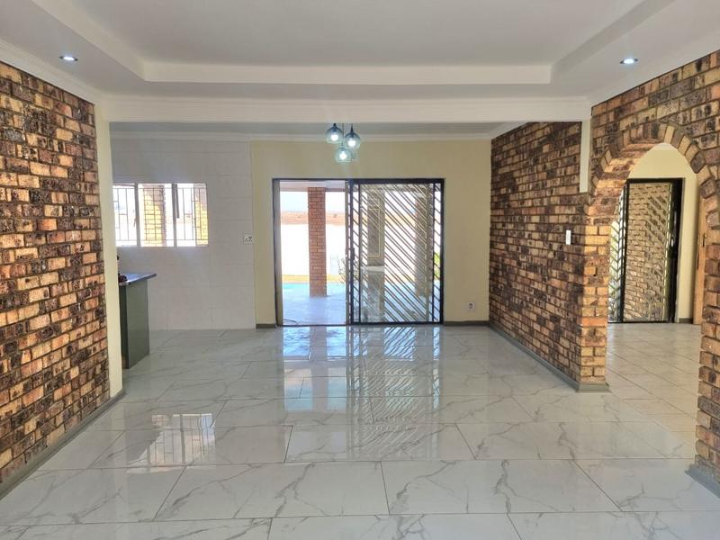 6 Bedroom Property for Sale in Sunward Park Gauteng