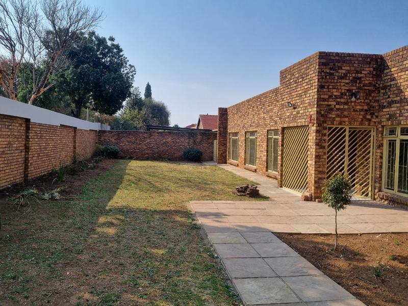 6 Bedroom Property for Sale in Sunward Park Gauteng