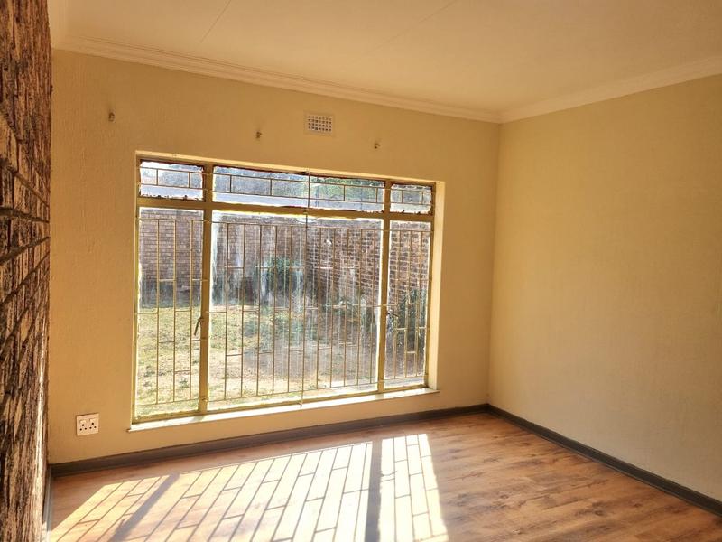 6 Bedroom Property for Sale in Sunward Park Gauteng