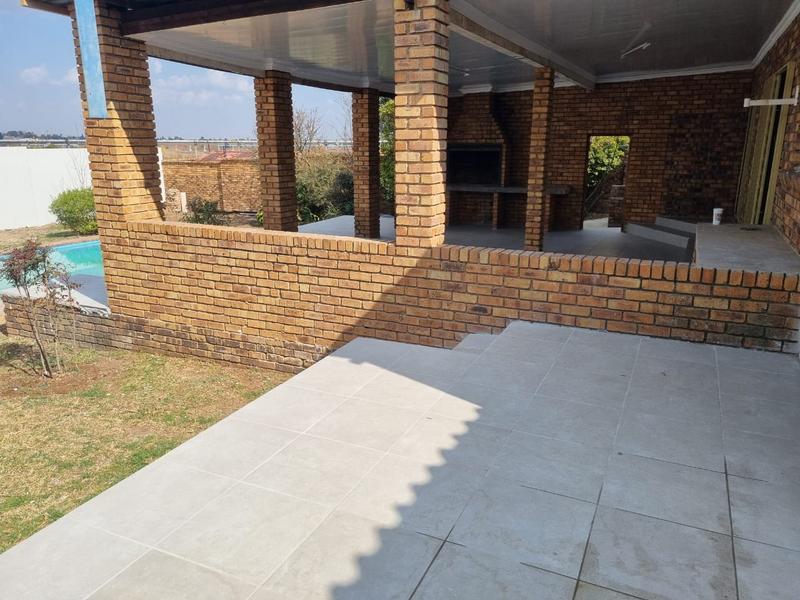 6 Bedroom Property for Sale in Sunward Park Gauteng