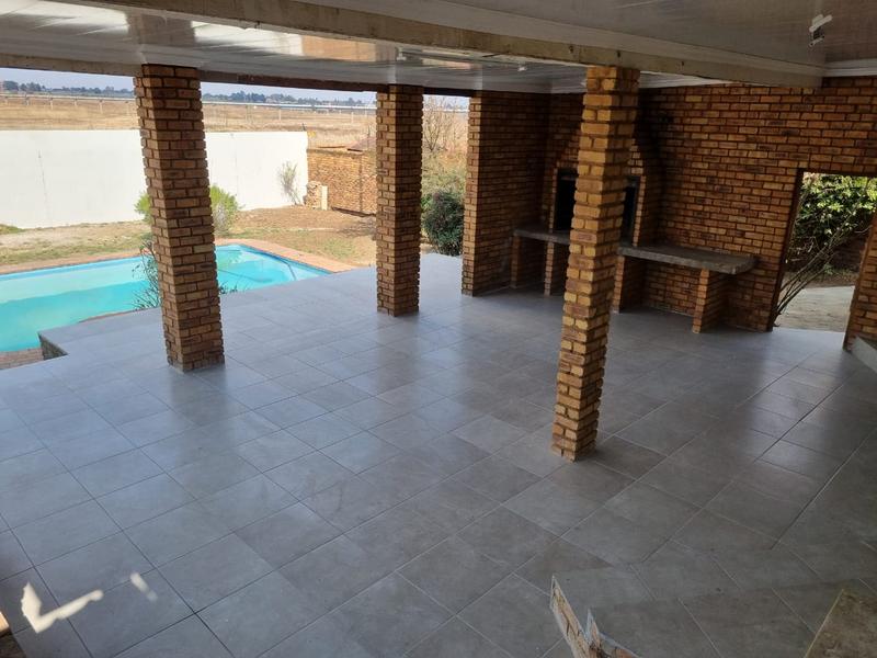 6 Bedroom Property for Sale in Sunward Park Gauteng
