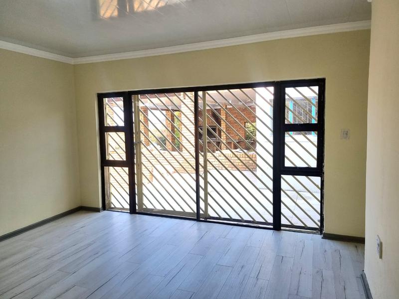 6 Bedroom Property for Sale in Sunward Park Gauteng