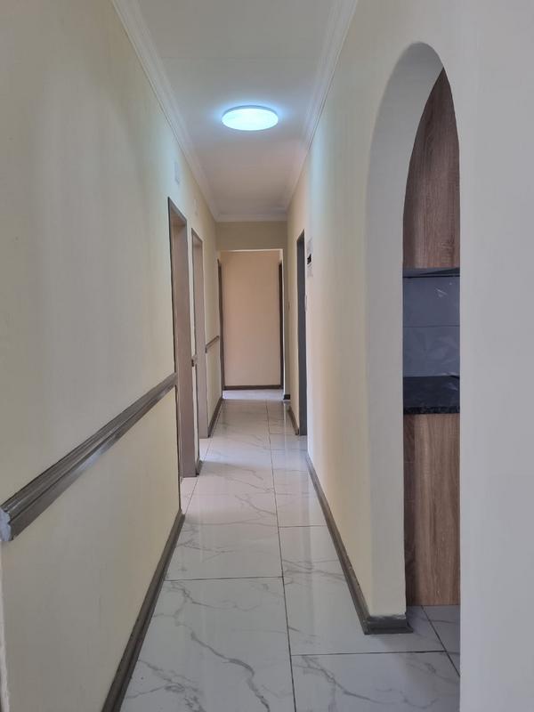 6 Bedroom Property for Sale in Sunward Park Gauteng