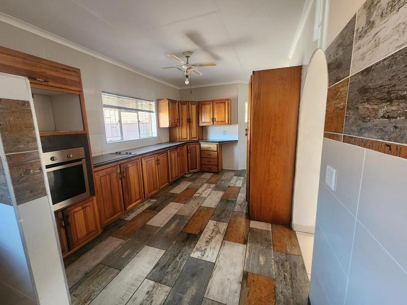 3 Bedroom Property for Sale in Die Hoewes Gauteng